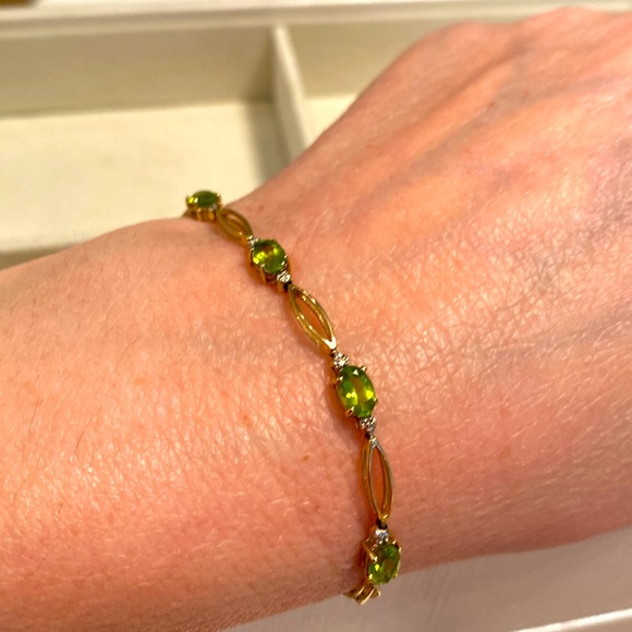 10k Gold Peridot and Diamond Tennis Bracelet - Picture 7 of 11